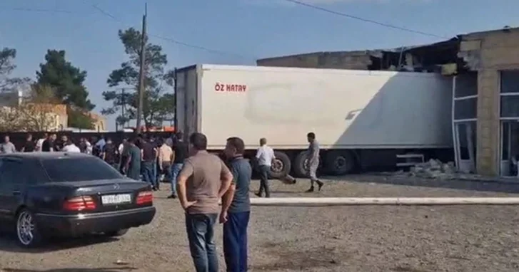 ДТП в Геранбое: Турецкий водитель пострадал при столкновении