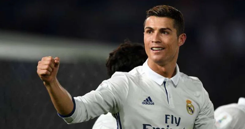 Ronaldo Ermənistanda dubl etdi, Messini keçdi