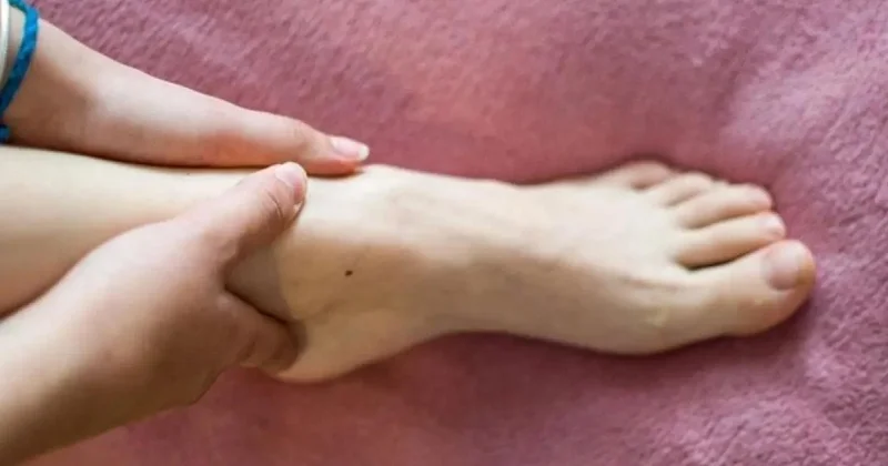 Ürək çatışmazlığının az bilinən əlaməti: Ayaq biləklərində görünür