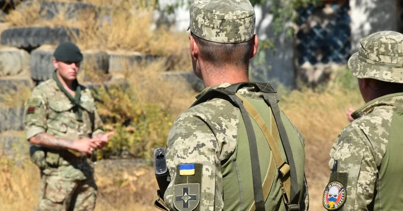Estoniya Ukrayna hərbçilərinin hazırlığı üçün Polşaya hərbi təlimatçılar göndərib