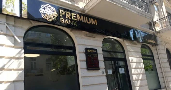 “Premium Bank”ın pul vəsaitləri 20 milyon manat azalıb