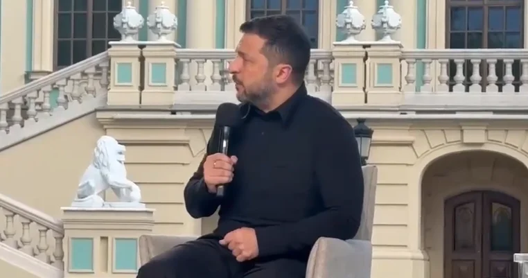 Zelenski: Görünür, müharibə həm də qış aylarında davam edəcək VİDEO