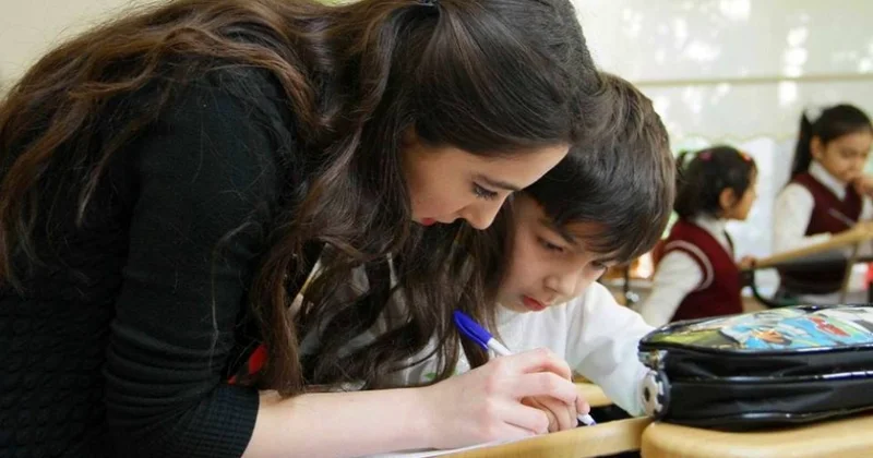 Birinci sinfə başlayan uşaqlara necə yanaşmalı? Psixoloqdan açıqlama