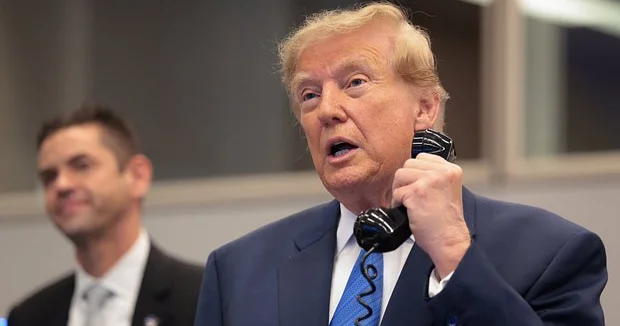 Трамп планирует позвонить Путину и Зеленскому