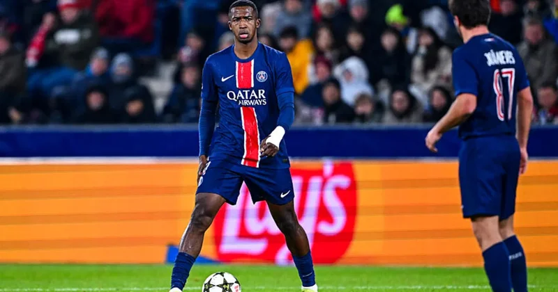Arsenal və Mançester Siti Vilyan Paçonun transferini nəzərdən keçirirlər