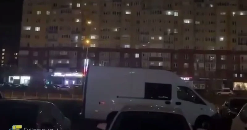Rusiyada dəhşət: Park edilmiş avtomobillərdən yanacaq oğurlayırlar VİDEO