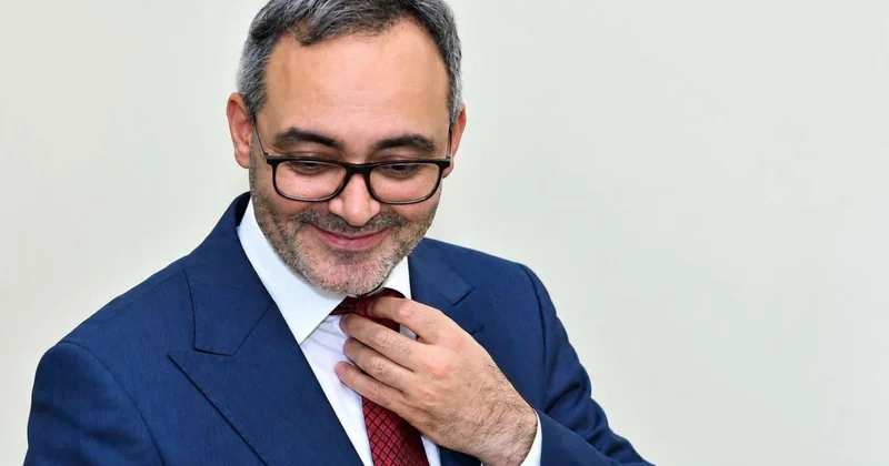 Gedib başını daşa döyə bilərsən, amma adını yox…