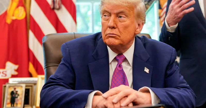 Трамп не приедет на похороны короля