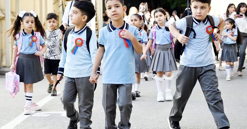 Məktəblər açılır: Psixoloqdan valideynlərə XƏBƏRDARLIQ bu səhvi etməyin!