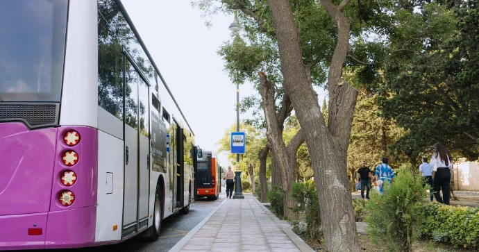 “Elmlər Akademiyası” metrosunun qarşısında ekspres avtobuslar üçün dayanacaq ərazisi genişləndirildi FOTO