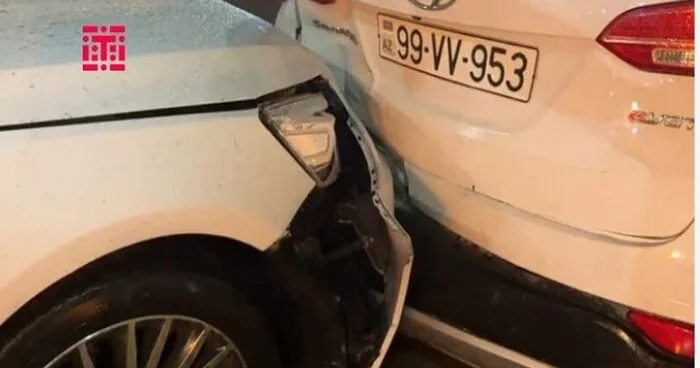Sumqayıtda 4 maşın toqquşdu, 5 nəfər yaralandı