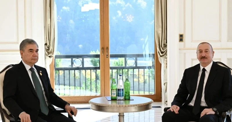 İlham Əliyev Qurbanqulu Berdiməhəmmədovla görüşüb FOTOLAR
