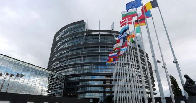 Европарламент ужесточил условия приостановки безвиза с ЕС