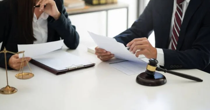 Bank mütəxəssis hüquqşünas vəzifəsinə işə qəbul elan edir