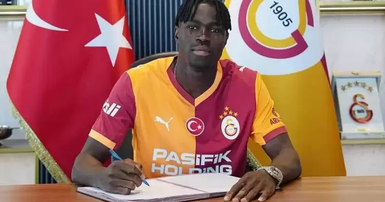 Qalatasaray 30 milyonluq müdafiəçisini 4 5 həftəliyə itirdi