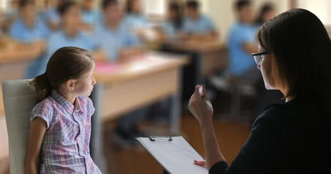 Məktəb psixoloqları nə işlə məşğuldur? Valideynlər diqqətli olmalıdır