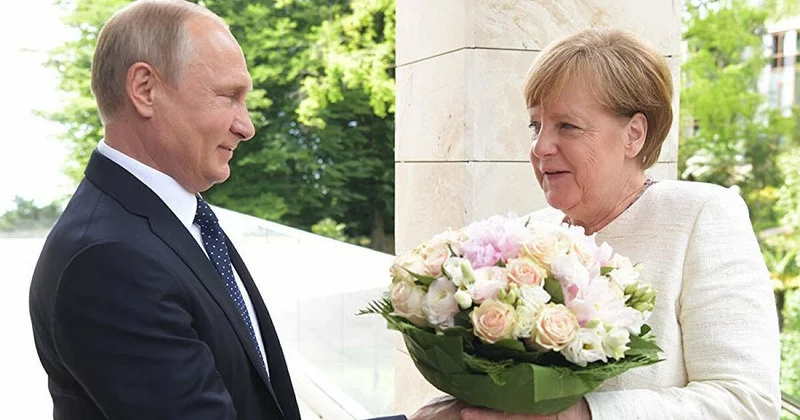 “Putinlə danışıqlar Ukraynanın bölünməsinə gətirərdi” Polşa və Baltik ölkələrindən Merkelə sərt ittihamlar