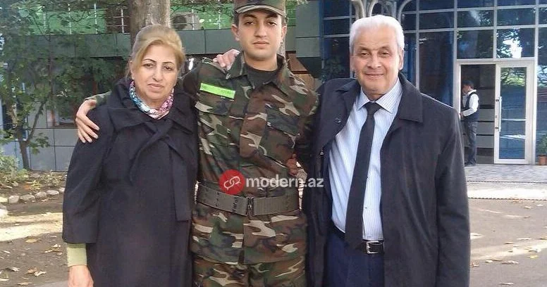 Akif Nağının övladları: Üç qız, bir oğlan Yeni trendləri qəbul etməyən gənclər FOTO