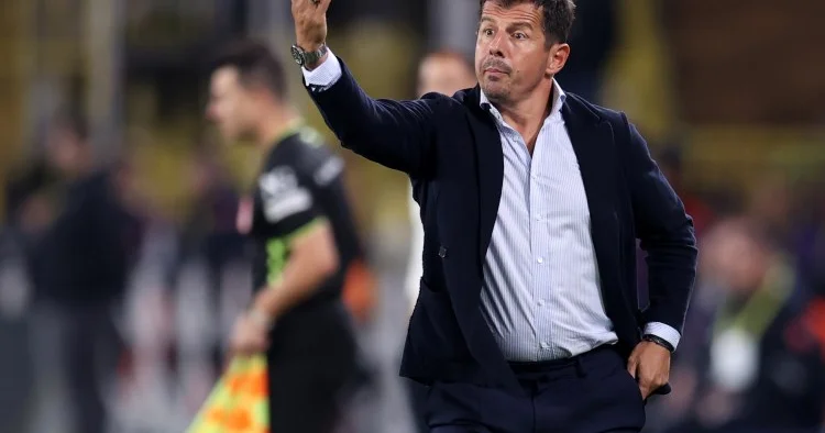 Emre Belözoğlu istefa verdi