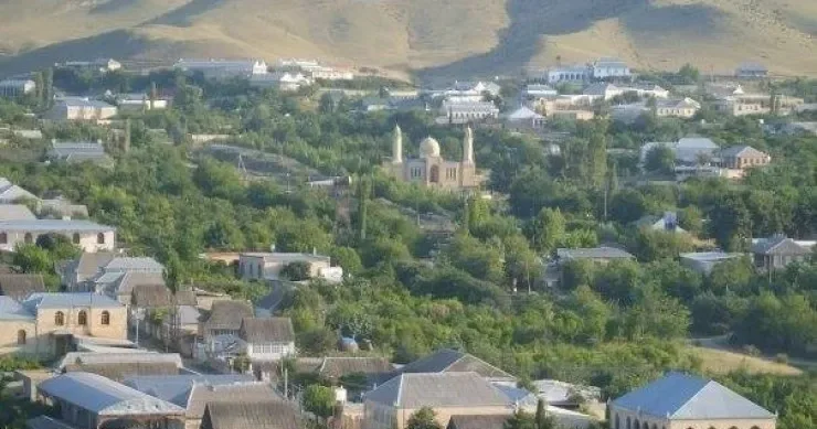 Şəmkirdə DƏHŞƏT: məscidin qarşısında arvadının başını kəsdi, övladını bıçaqladı TƏFƏRRÜATLAR