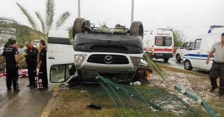 Türkiyədə mikroavtobus aşdı: 5 ölü, 14 yaralı Foto