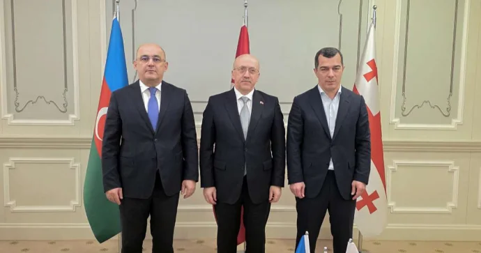 Gömrük məsələləri üzrə üçtərəfli komitənin iclası keçirilib FOTO