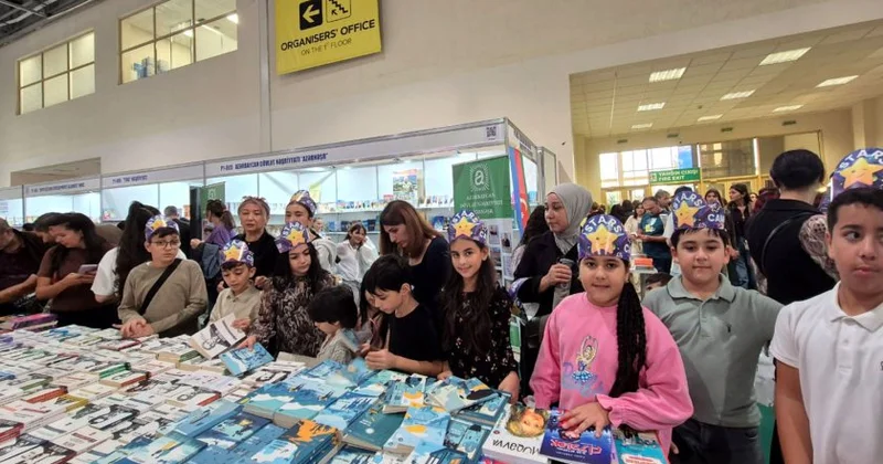 Paytaxt məktəbliləri XI Bakı Beynəlxalq Kitab Sərgisində