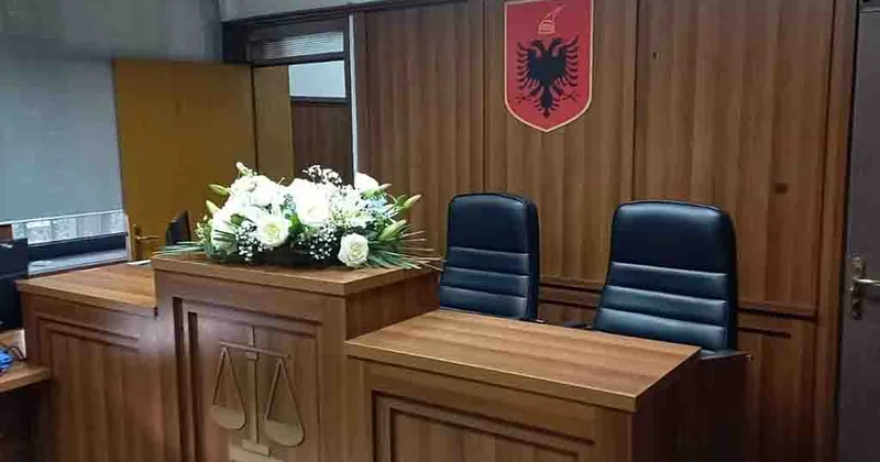 Albaniyada müttəhim məhkəmə iclası zamanı hakimi öldürüb