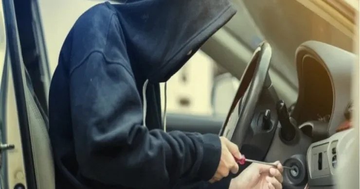 Bakıda Mercedes qaçırıldı
