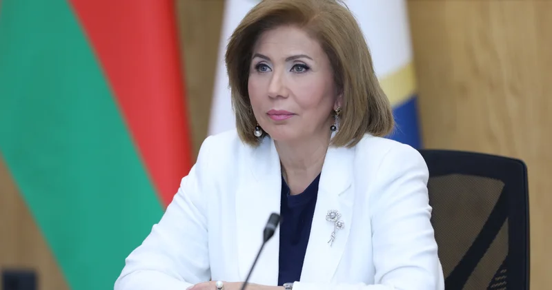 Bu gün Azərbaycanda qızlar üçün ilk dünyəvi məktəb açıldı...