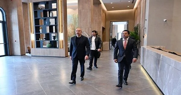 Prezident türk dövlət və hökumət başçılarını qarşıladı