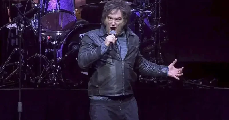 Yeni kitabını rok konserti verərək təqdim etdi Video