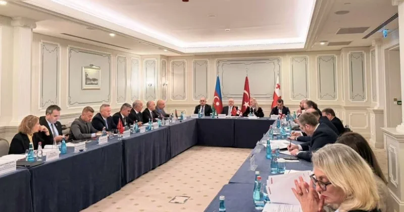 BTQ üzrə sərhəd keçid məntəqələrində rəqəmsallaşmanın genişləndirilməsi müzakirə edilib