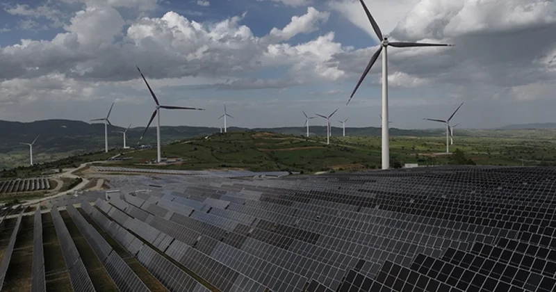 Hesabat: Bərpaolunan mənbələr elektrik enerjisi istehsalında ilk dəfə kömürü üstələyib
