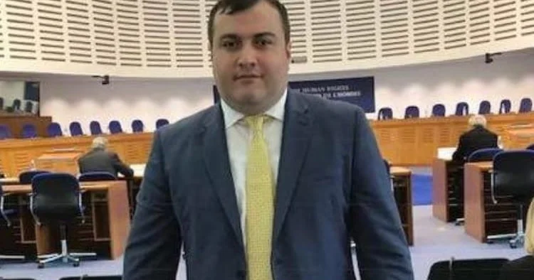 Vəkil Elçin Sadıqov: “AŞ rəsmilərinin Azərbaycana buraxılması təqdirəlayiq addımdır”
