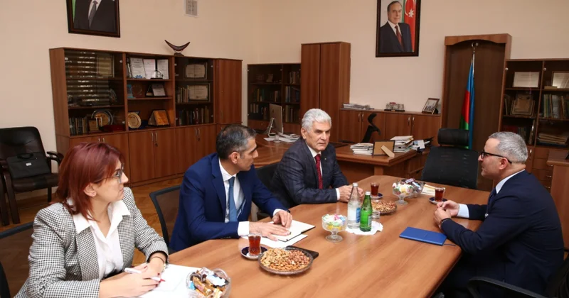 ABŞ institutunun baş icraçı direktoru ADPU nun qonağı olub