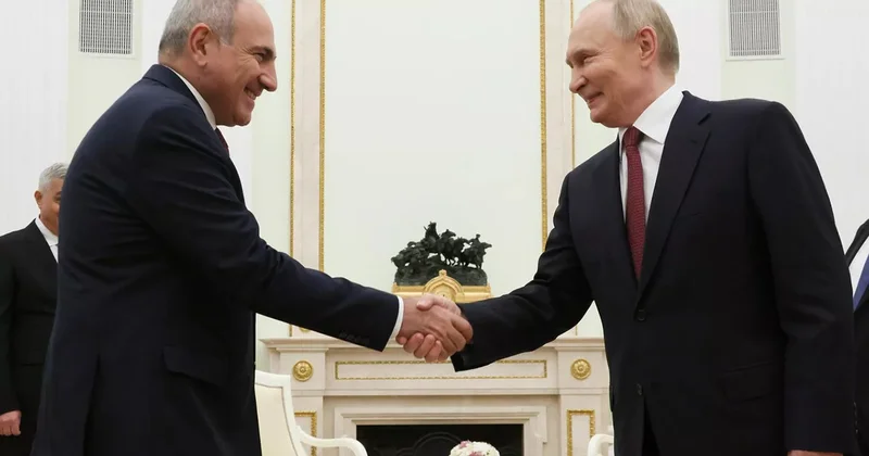 Putinlə Paşinyan telefonla danışdı