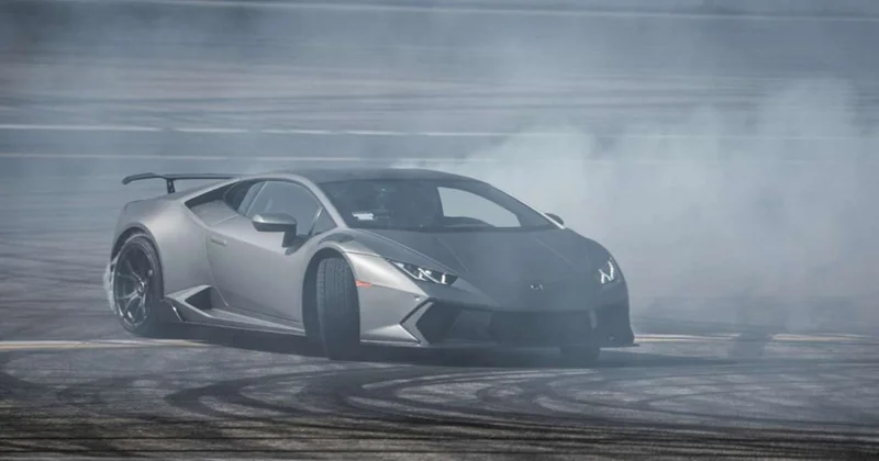 630 minlik "Lamborghini" ilə drift edilib? Məhkəmə yol polisinin qərarını ləğv etdi
