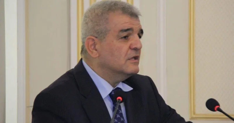 “Dərslik nəşri elmə deyil, ticarətə xidmət edir” Fazil Mustafadan sərt İTTİHAM