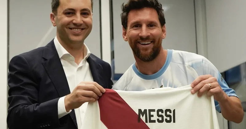 Messi “River Pleyt”in fəxri üzvü seçilib FOTO