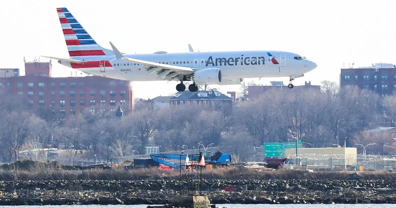 Самолет American Airlines экстренно сел в Нью Йорке из за поломки туалетов