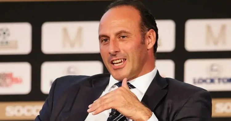 Futbol reanimasiyadadır, həyat təminatı aparatına qoşulub FİFA prezidentliyinə namizəd olmaq istəyən sabiq futbolçu