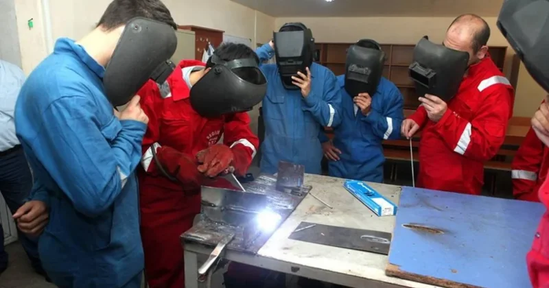 В Азербайджане 1100 осужденных в год будут проходить профподготовку