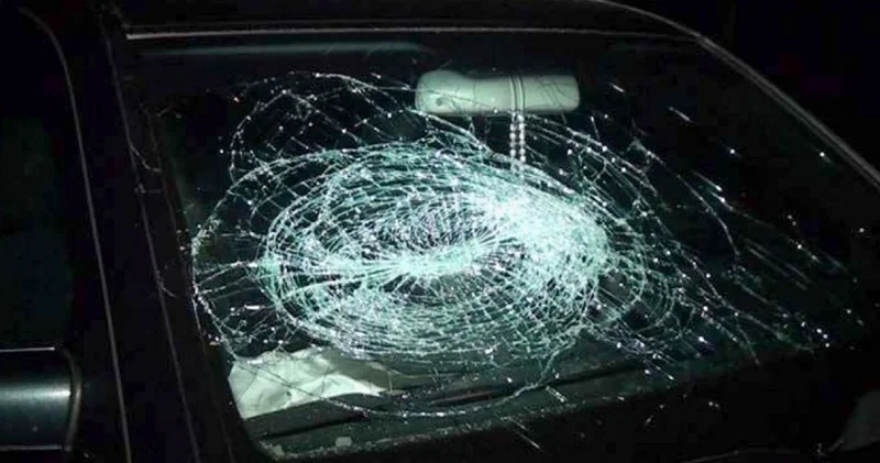 В Мардакяне водитель Lada оказался зажат в салоне: кадры спасения ВИДЕО