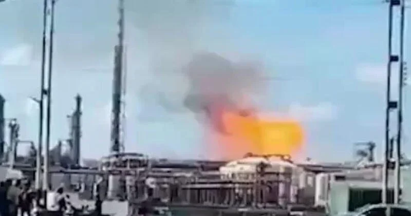 В Венесуэле произошел пожар на НПЗ ВИДЕО