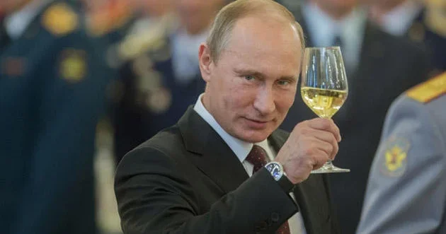 Rus ordusunun Putinə ad günü hədiyyəsi...