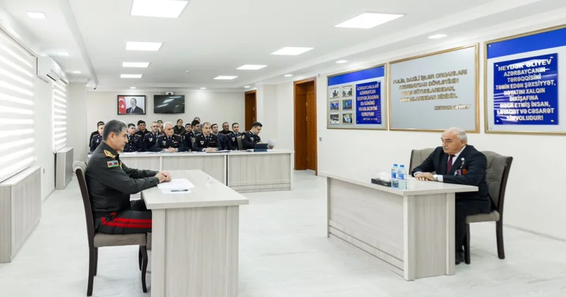 Daxili işlər naziri Şəkidə vətəndaşların müraciətlərini dinləyib və gənclərin arasından seçim edib