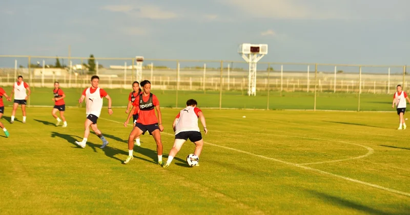 Qadınlardan ibarət Azərbaycan millisi “Antalyaspor” klubu ilə yoldaşlıq oyunu keçirəcək FOTO