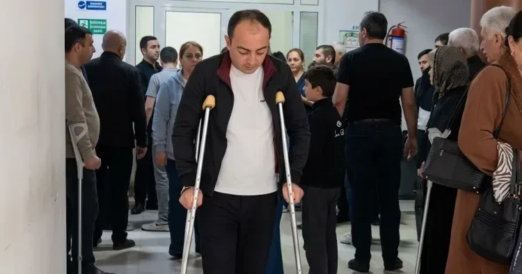 İcbari Sığorta yaranandan növbəyə dayanmaq xəstələrin canını boğaza yığıb AÇIQLAMA