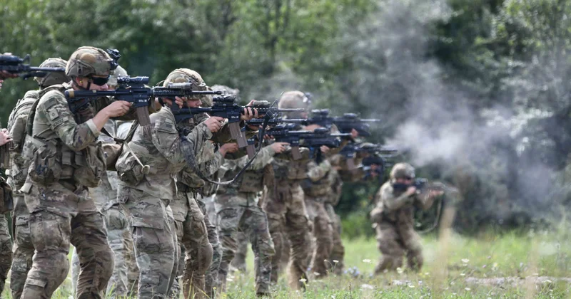 ABŞ da İkinci Dünya müharibəsindən bəri güllələnmə yolu ilə İLK EDAM FOTO